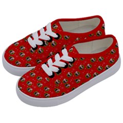 Trump Wrait Pattern Make Christmas Great Again Maga Funny Red Gift With Snowflakes And Trump Face Smiling Kids  Classic Low Top Sneakers by snek