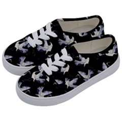 Crane Pattern Kids  Classic Low Top Sneakers by Salman4z