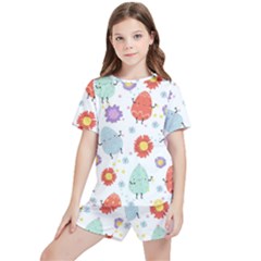 Easter Seamless Pattern With Cute Eggs Flowers Kids  Tee And Sports Shorts Set by Simbadda