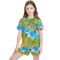 World Map Kids  T-shirt And Sports Shorts Set by Ket1n9