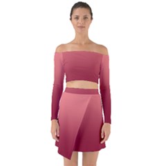 Coral Pink To Burgundy Red Linear Gradient Off Shoulder Top With Skirt Set by GradientsOmbre