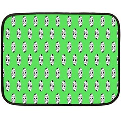 Knotty Ball Fleece Blanket (mini) by Sparkle