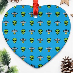 Alien Pattern Ornament (heart) by Ket1n9